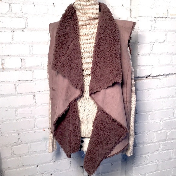 au lieu Jackets & Blazers - Au Lieu faux sheepskin vest. 1X. EUC. Super warm